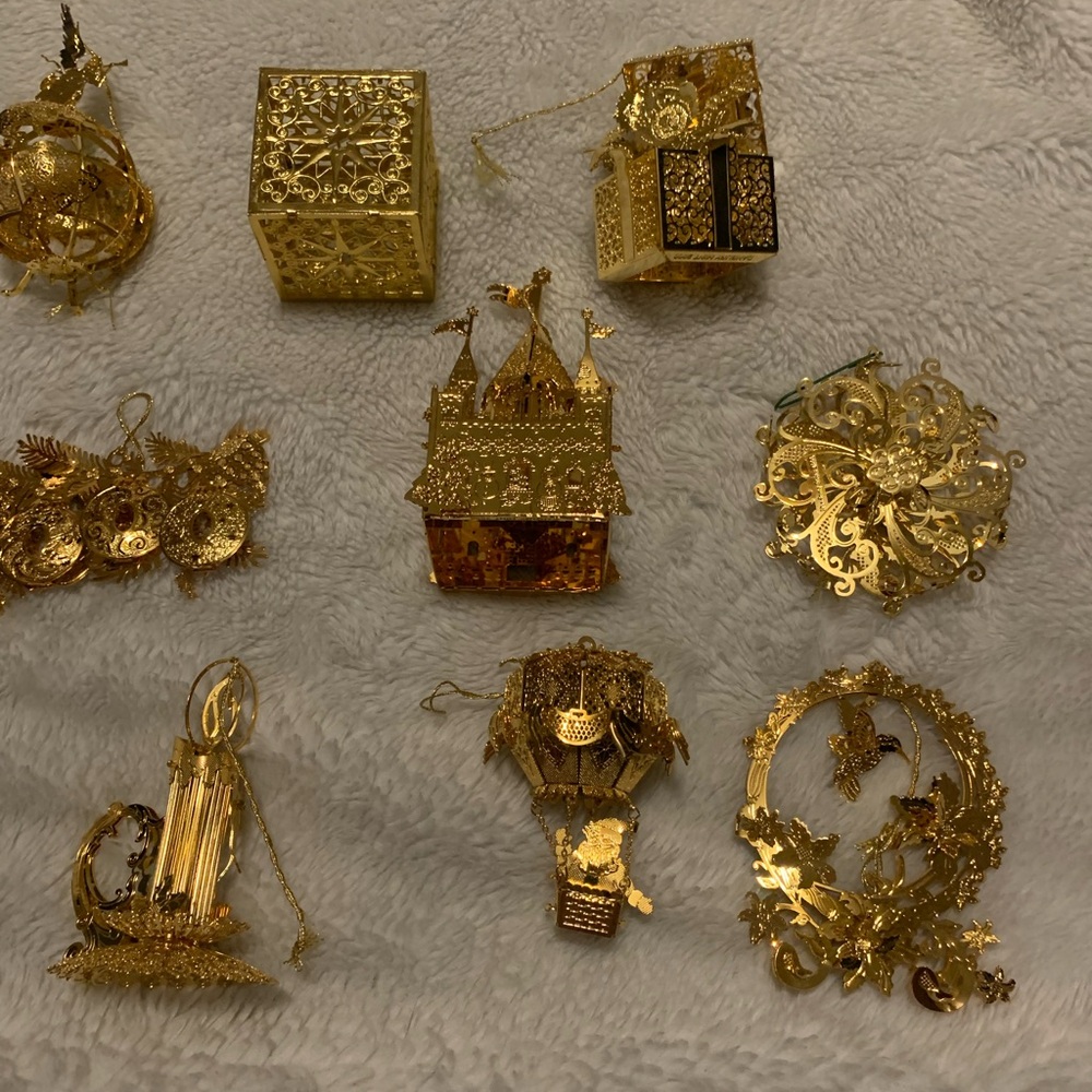 Danbury Mint gold Christmas ornament set - Picture 5 of 5